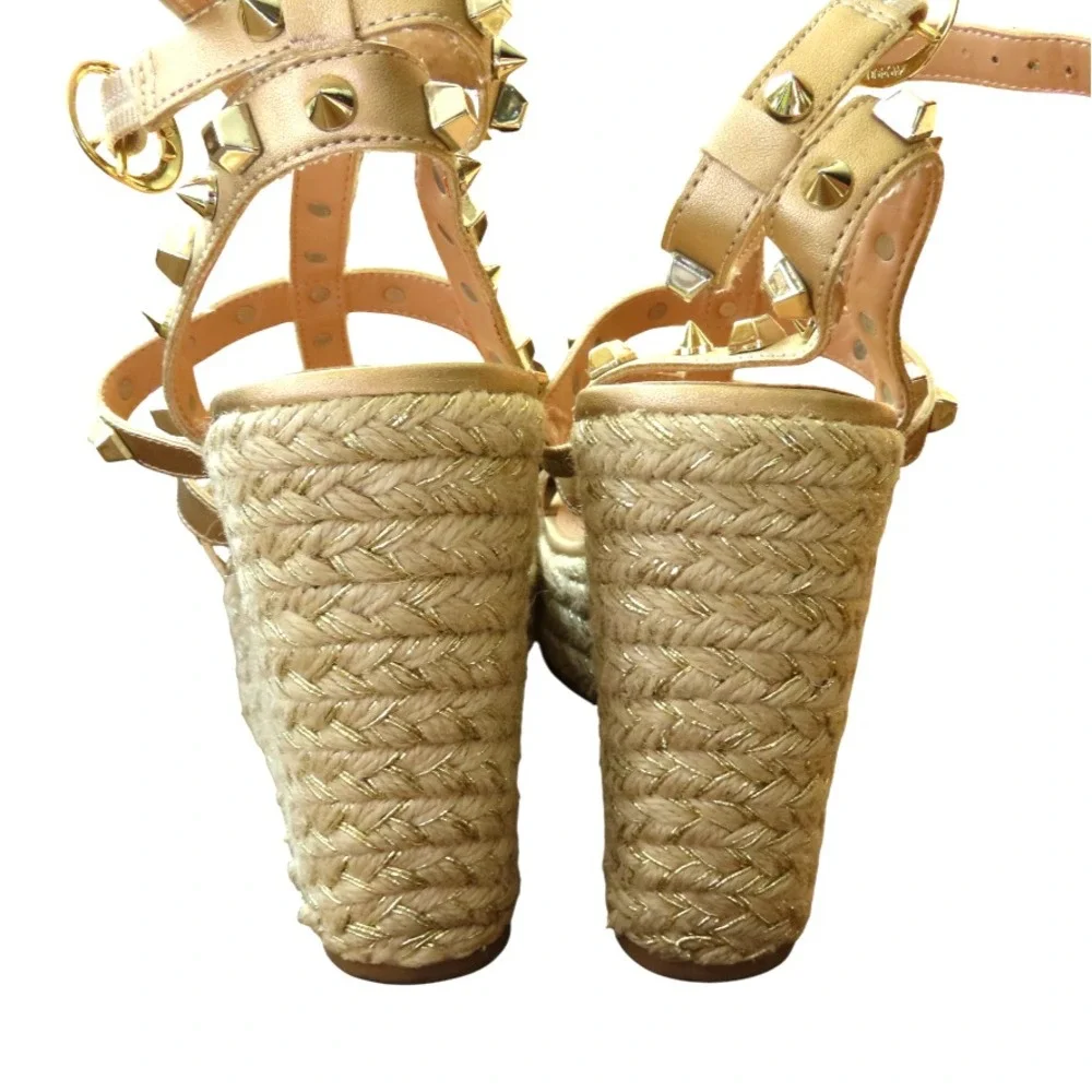 Steve Madden very gently